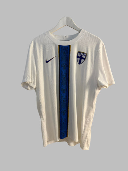 Suomi 2025/2026 home kit (XL slim fit )