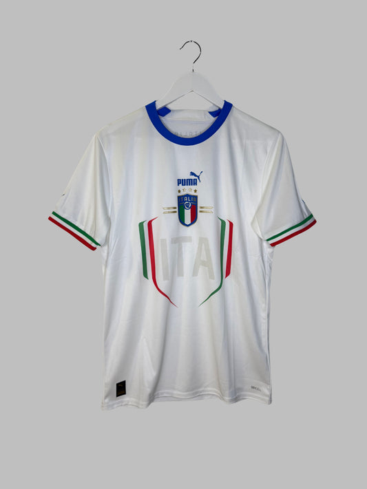 Italy 2022/2023 away kit (M)