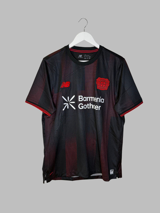 Bayer Leverkusen 2025/2026 home kit (L)